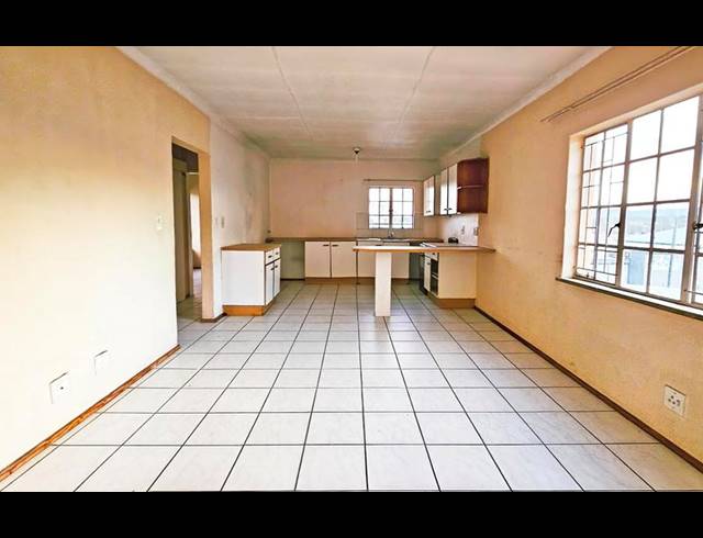 2 BEDROOM APARTMENT FOR SALE IN ALBERTON